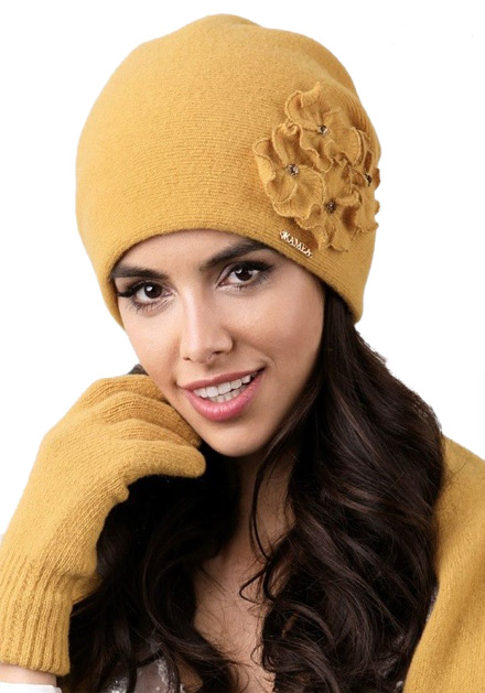 Жълта дамска зимна шапка Andora
