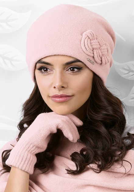 Красива розова шапка Bergamo