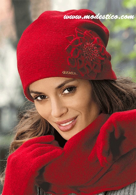 Елегантна червена дамска шапка за зимата Cruz