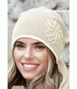 Дамска зимна шапка в светло бежово Idalia-Kamea