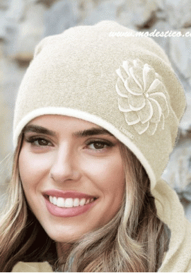 Дамска зимна шапка в светло бежово Idalia-Kamea