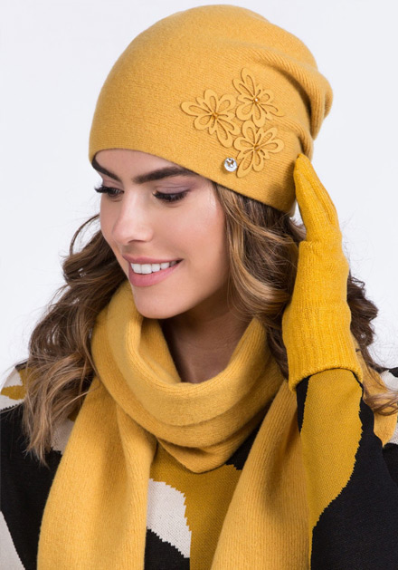Жълта зимна шапка Lilly