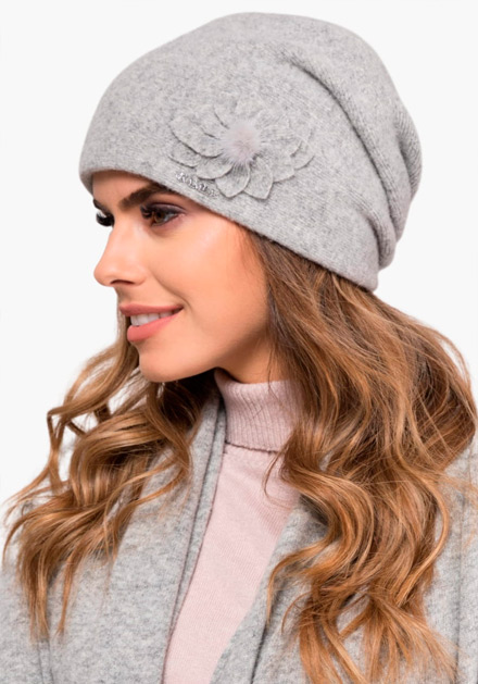 Дамски комплект от шал, шапка и ръкавици в светло сиво Nora