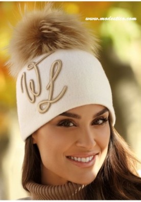 Зимна дамска шапка в бяло с уникален дизайн Feona