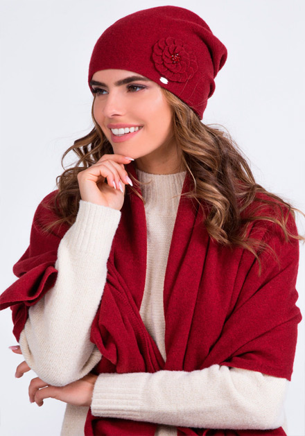 Елегантен комплект от шапка, шал и ръкавици в бордо модел Megi - марка Kamea